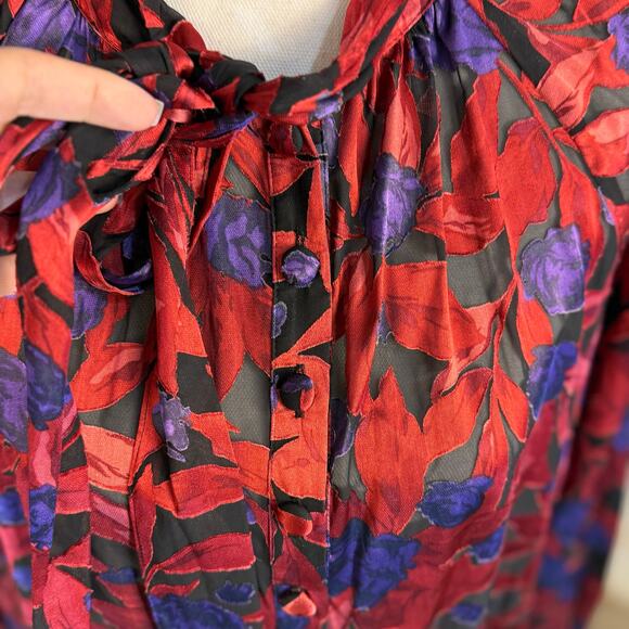 Worthington Women’s size medium sheer red and purple top, blouse , demure, #3645 - Picture 7 of 9